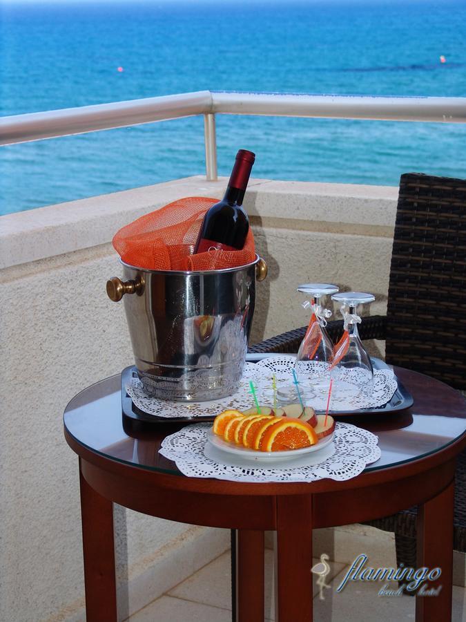Mackenzie Beach Hotel Larnaca Buitenkant foto