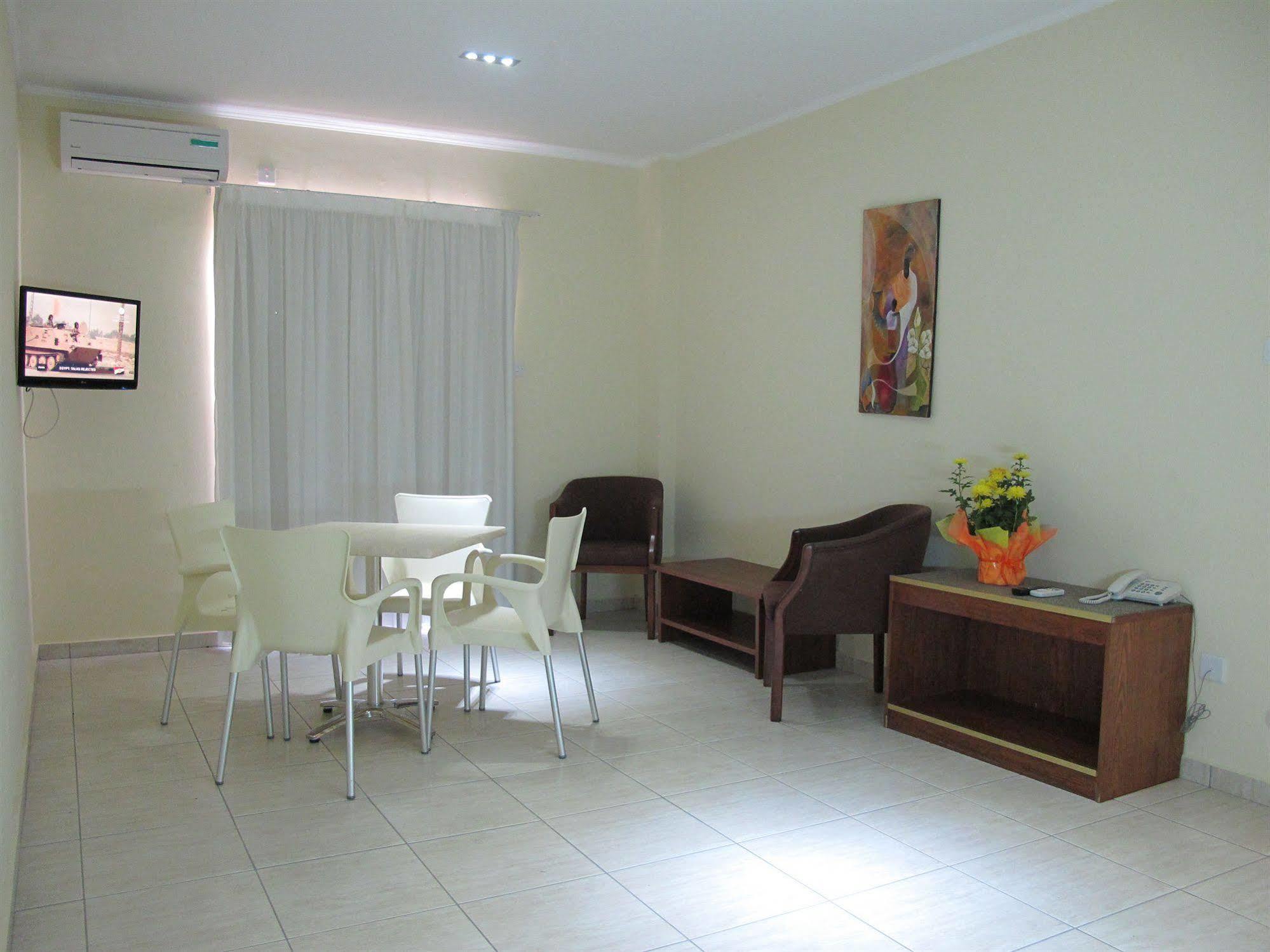 Mackenzie Beach Hotel Larnaca Kamer foto