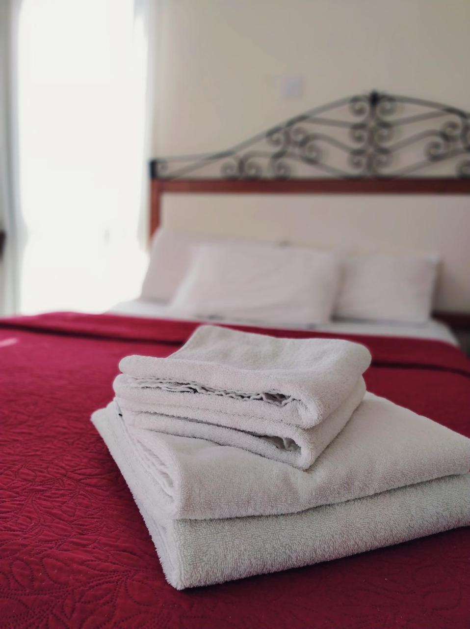 Mackenzie Beach Hotel Larnaca Buitenkant foto