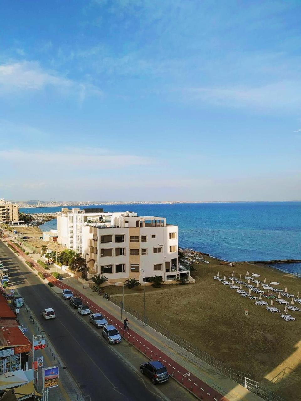 Mackenzie Beach Hotel Larnaca Buitenkant foto