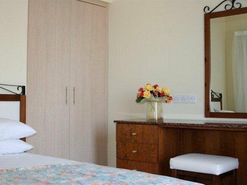 Mackenzie Beach Hotel Larnaca Kamer foto