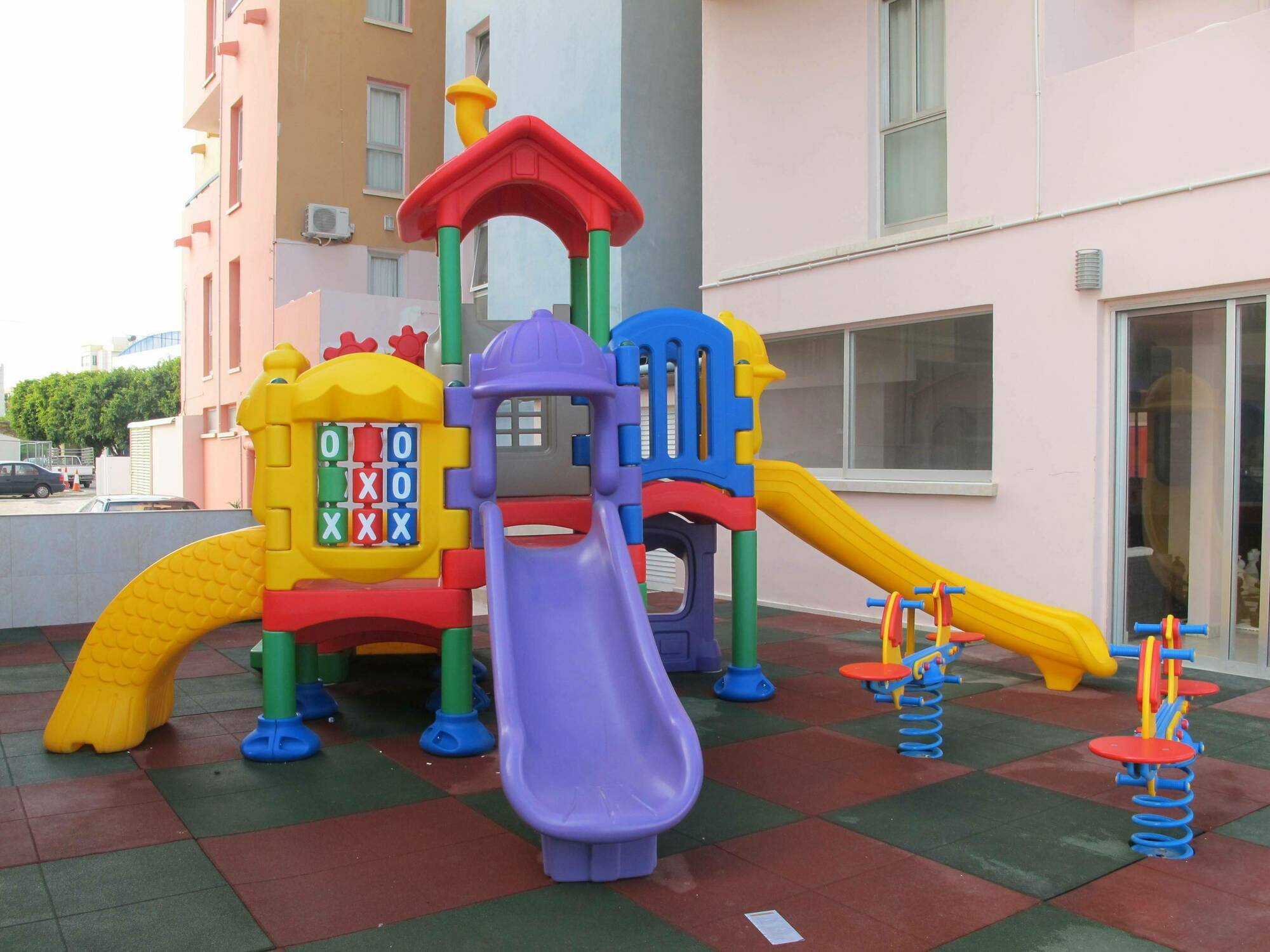 Mackenzie Beach Hotel Larnaca Buitenkant foto